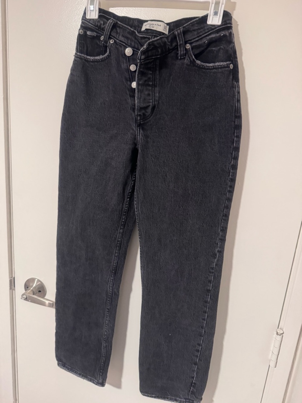 Abercrombie & Fitch ‘The Dad’ Black High Rise Jeans w/ Diagonal Zipper